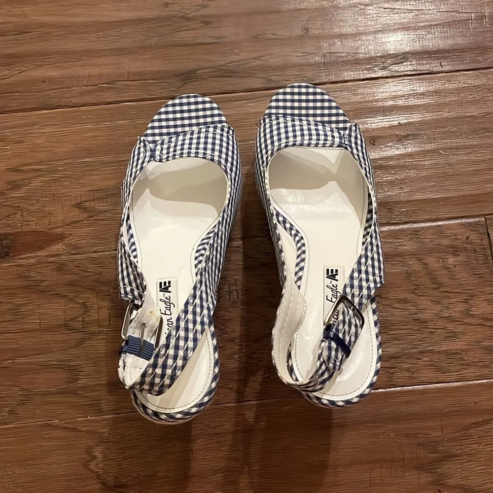 American Eagle Size 9 Blue and White Gingham Platform Espadrilles